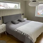 Appartamento Hovedetasje I Enebolig Med 3 Soverom Og Utendors Spabad *